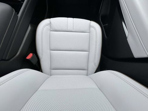 New 2026 Chevrolet Traverse High Country w/ LPO, Floor Liner Package AWD/4WD image 13