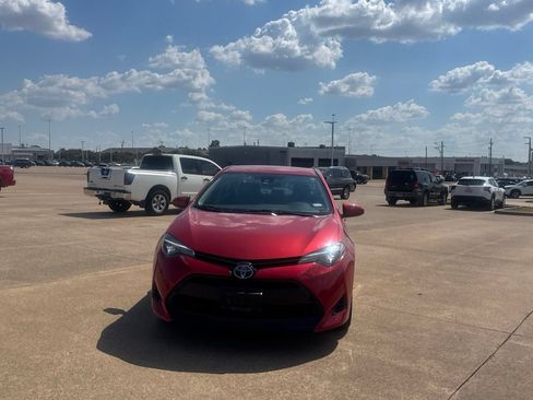 Used 2017 Toyota Corolla LE FWD image 6
