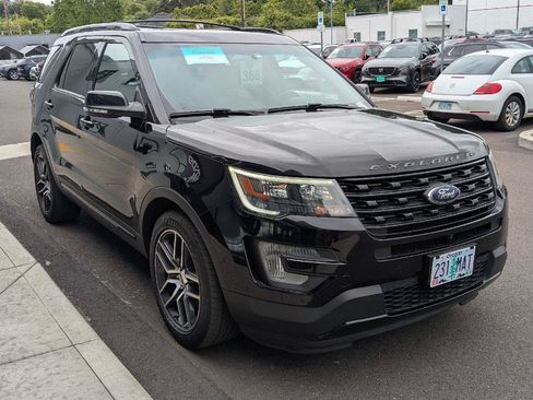 Used 2016 Ford Explorer Sport w/ Equipment Group 401A AWD/4WD image 8