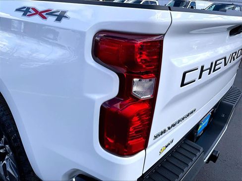 Used 2023 Chevrolet Silverado 1500 LT image 35