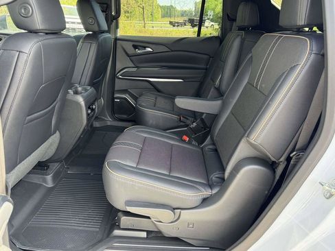 New 2026 Chevrolet Traverse High Country AWD/4WD image 17