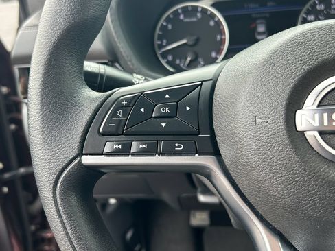 Used 2025 Nissan Sentra SV FWD image 18