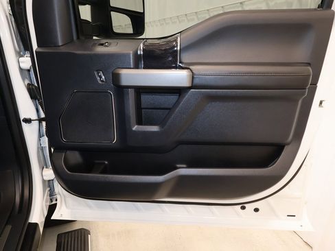 Certified 2022 Ford F250 Platinum w/ FX4 Off-Road Package image 21