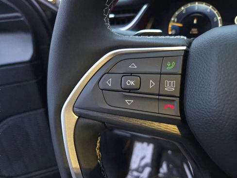 New 2025 Jeep Grand Cherokee Altitude image 23