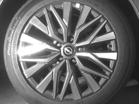 Used 2025 Nissan Altima 2.5 SV FWD image 15