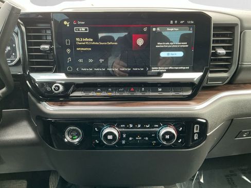 Used 2024 GMC Sierra 1500 SLT image 11