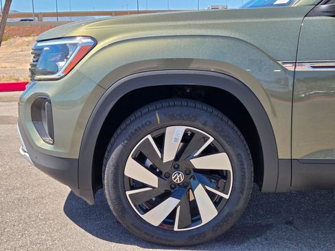 New 2026 Volkswagen Atlas Cross Sport SE FWD image 5