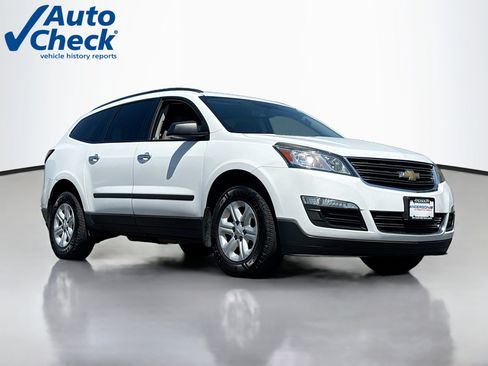 Used 2017 Chevrolet Traverse LS FWD image 1