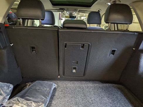 New 2025 Volkswagen Taos SE image 27