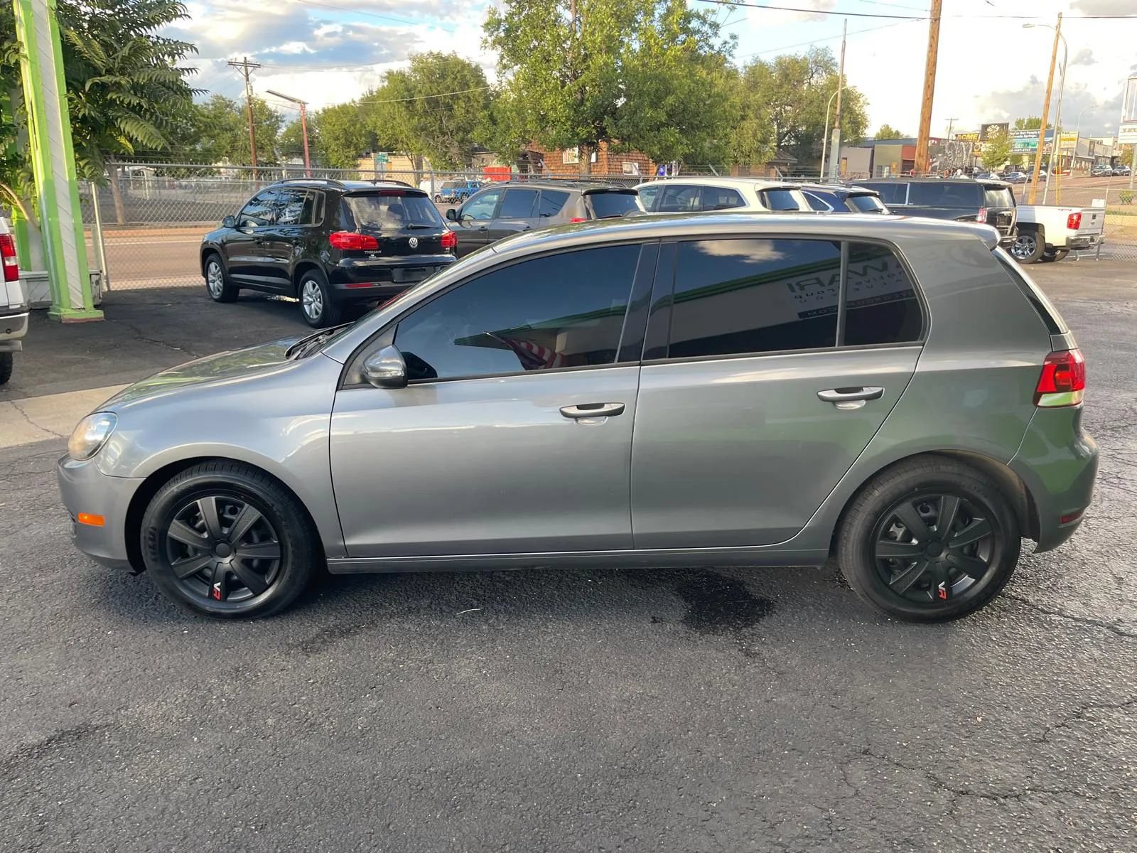 Used 2013 Volkswagen Golf 4-Door FWD image 5