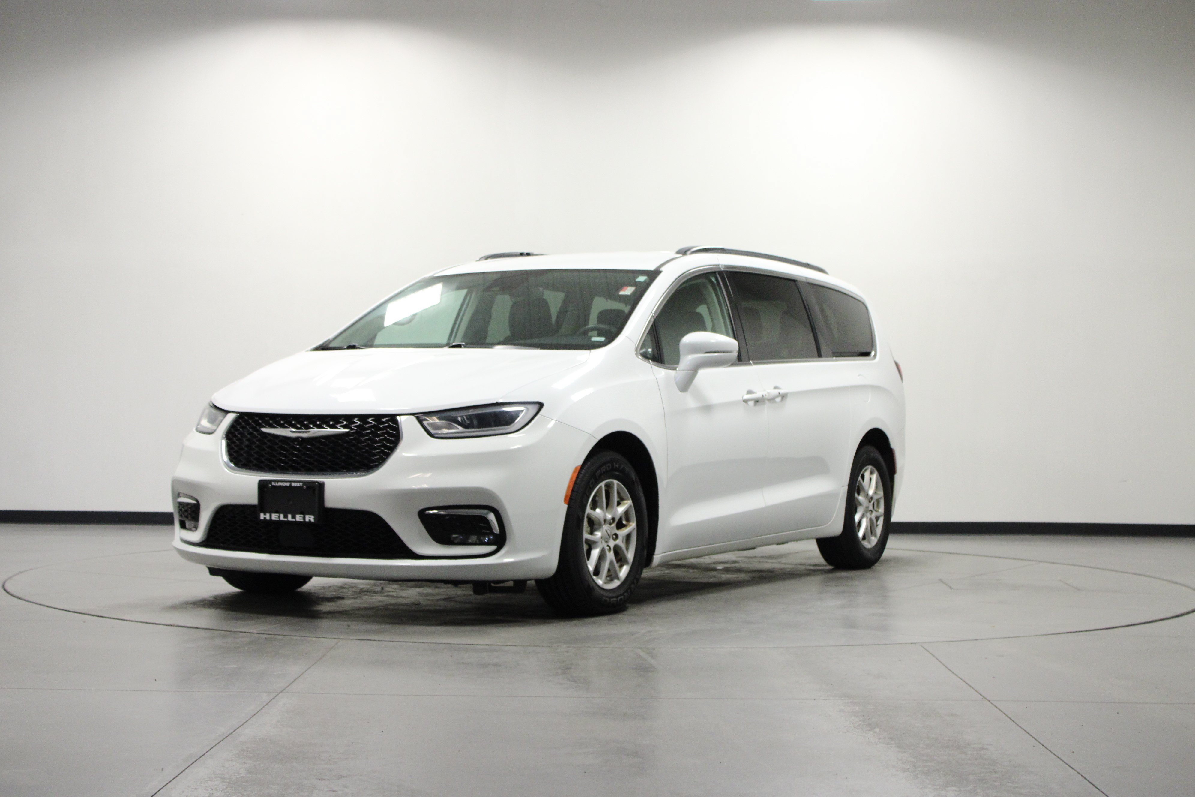 Used 2022 Chrysler Pacifica Touring-L FWD image 8