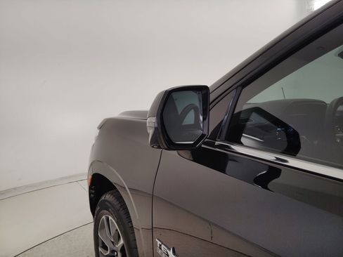 Used 2024 Chevrolet Tahoe LT w/ Luxury Package image 22