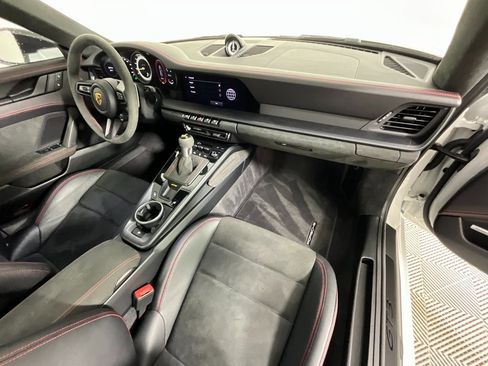 Used 2022 Porsche 911 GT3 image 15