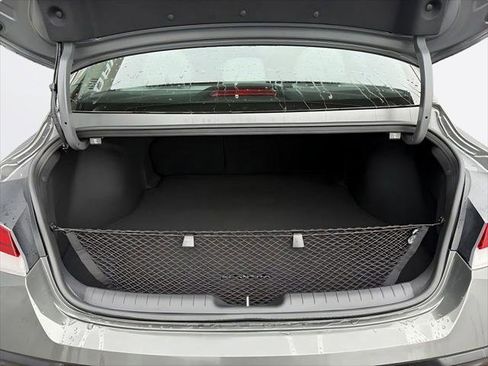 New 2026 Hyundai Elantra Limited FWD image 10