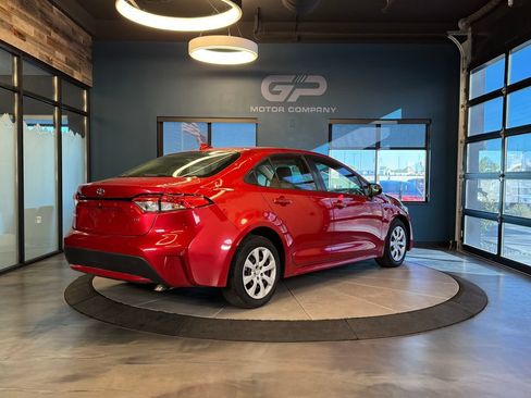 Used 2020 Toyota Corolla LE w/ Carpet Mat Package (TMS) FWD image 3