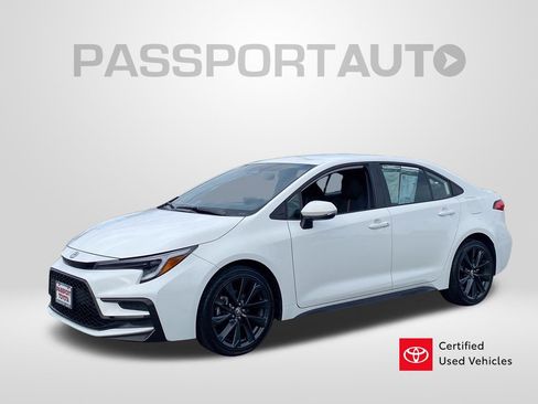 Certified 2025 Toyota Corolla SE FWD image 1
