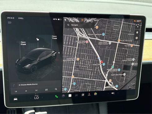 Used 2025 Tesla Model Y Performance AWD/4WD image 23