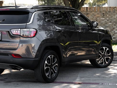 Used 2022 Jeep Compass Limited image 17