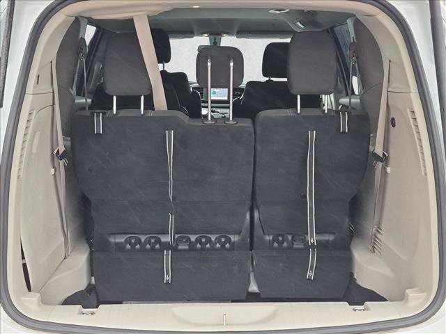 Used 2022 Chrysler Voyager LX FWD image 4