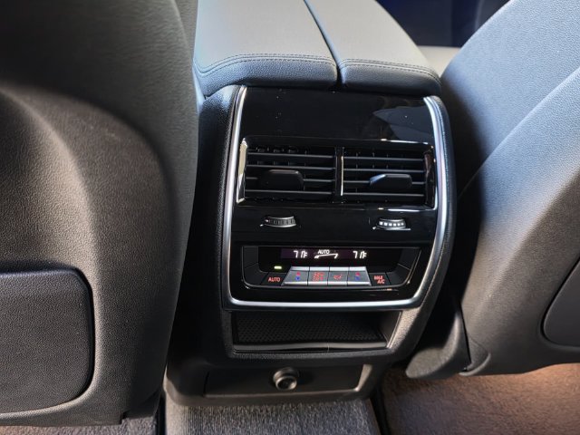 Used 2020 BMW X5 sDrive40i w/ Convenience Package RWD image 11