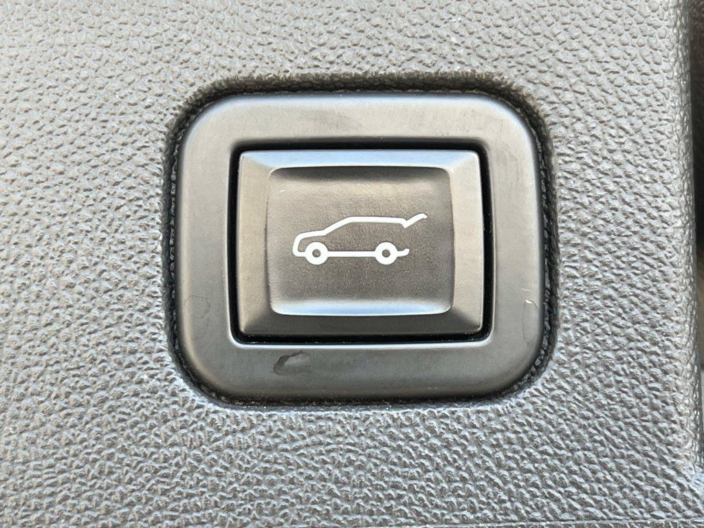 Used 2021 Chevrolet Equinox LT FWD image 25