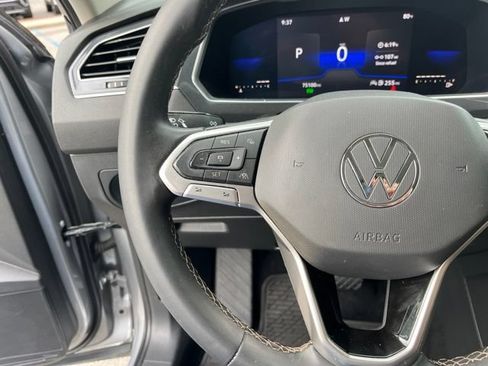 Used 2022 Volkswagen Tiguan SE FWD image 22