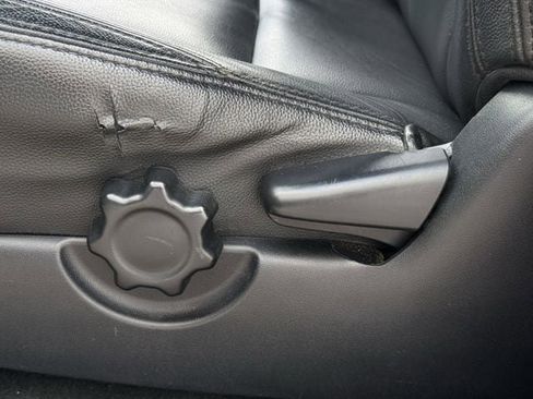 Used 2019 Toyota Tacoma TRD Sport w/ Technology Package image 28