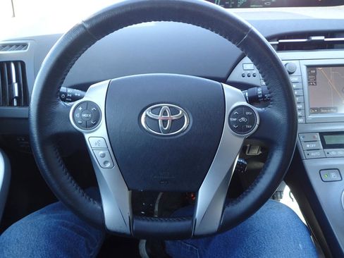 Used 2013 Toyota Prius Four w/ Deluxe Solar Roof Pkg FWD image 15