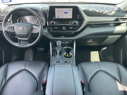Used 2023 Toyota Highlander XLE FWD image 36