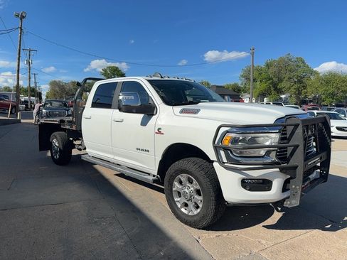 Used 2023 RAM 3500 Laramie AWD/4WD image 4