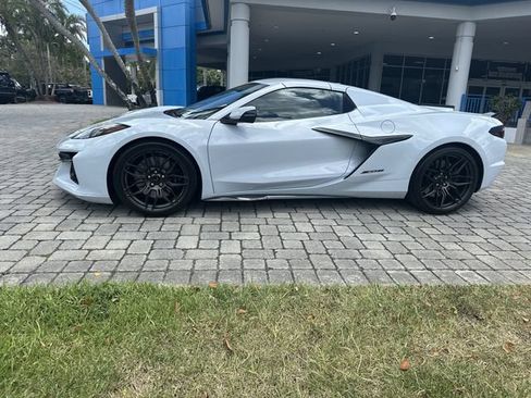 Used 2023 Chevrolet Corvette Z06 RWD image 21