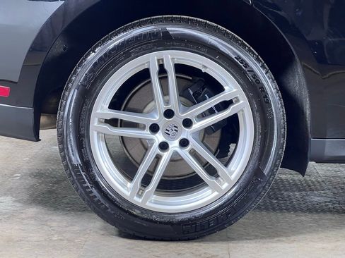 Certified 2025 Porsche Macan image 14