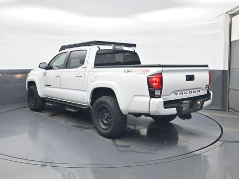 Used 2018 Toyota Tacoma TRD Sport image 5