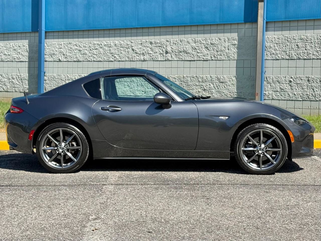 Used 2017 MAZDA MX-5 Miata RF Grand Touring RWD image 4