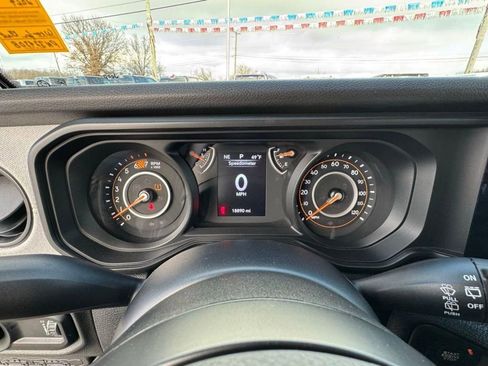 Used 2024 Jeep Wrangler Unlimited Sport AWD/4WD image 23