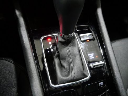 Used 2023 Jeep Compass Limited w/ Sun and Sound Group image 24