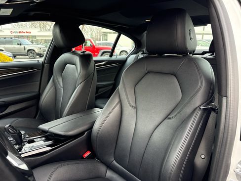 Used 2019 BMW 530i xDrive w/ Convenience Package image 24