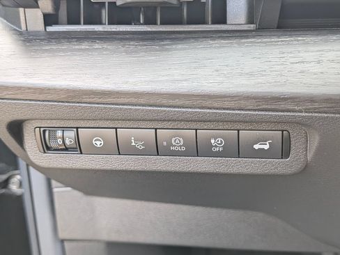 Used 2023 Nissan Ariya FWD image 36