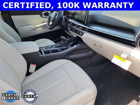 Certified 2025 Kia Sorento S w/ Panoramic Sunroof Package image 17