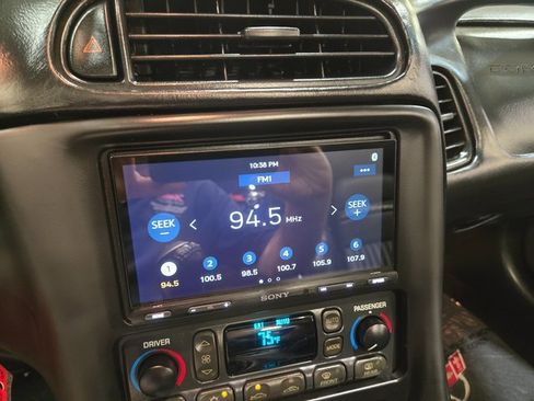 Used 1999 Chevrolet Corvette Convertible w/ Memory Pkg image 16