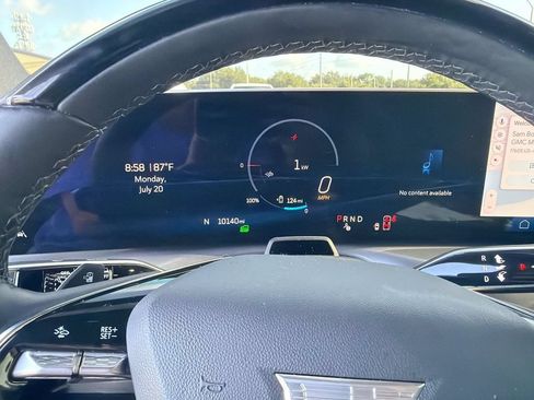 Used 2026 Cadillac Vistiq Luxury AWD/4WD image 19