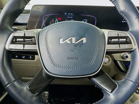 Used 2023 Kia Telluride EX w/ EX Captain's Chair Package image 35