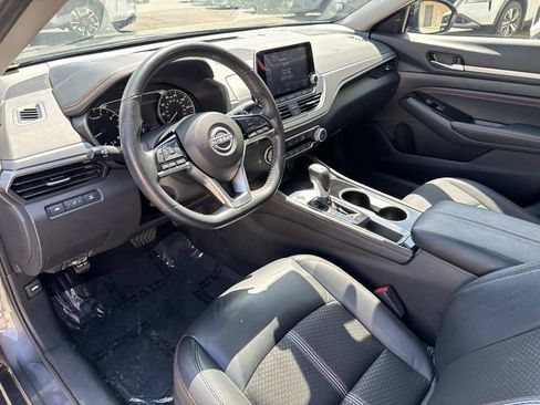 Used 2023 Nissan Altima 2.5 SR FWD image 16
