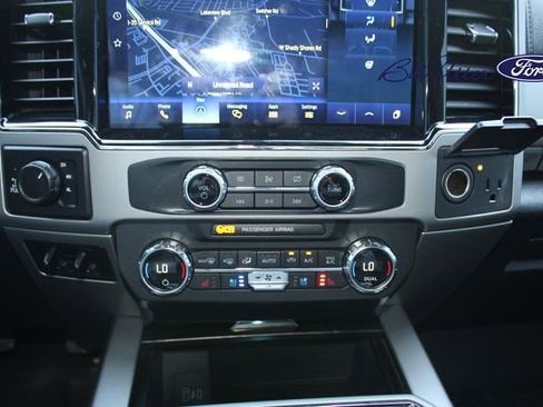 Used 2019 Ford F350 XLT w/ XLT Premium Package image 18