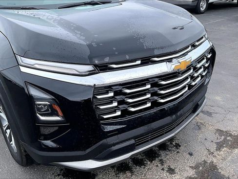 Used 2025 Chevrolet Equinox LT image 3