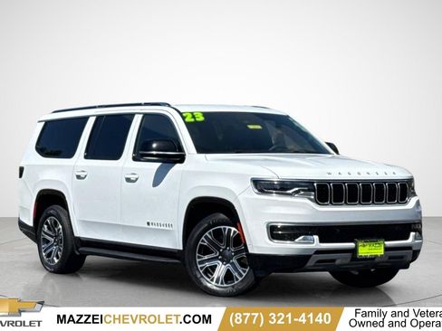 Used 2023 Jeep Wagoneer L Series II RWD image 1
