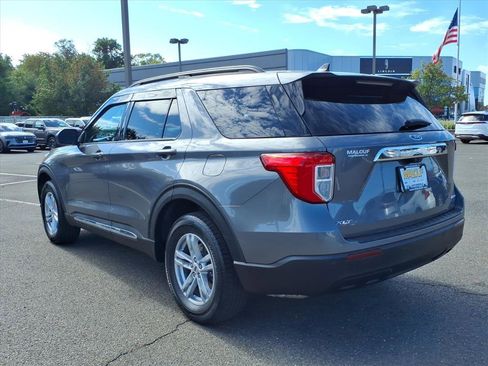 Certified 2022 Ford Explorer XLT image 5