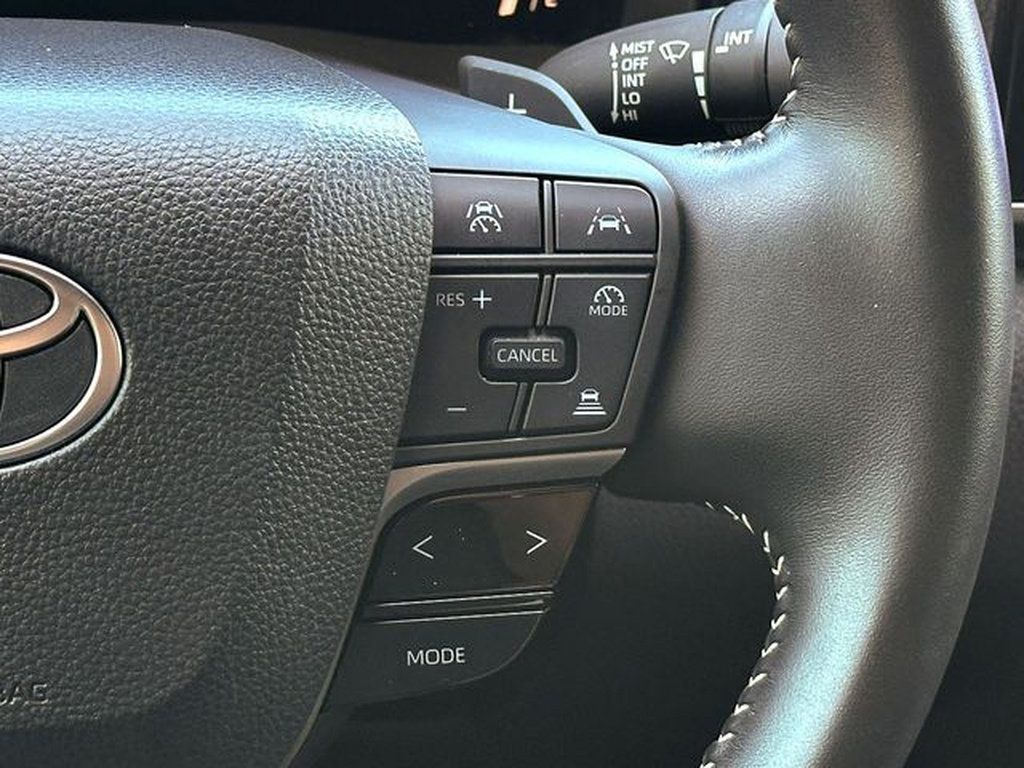 Used 2025 Toyota Camry SE w/ Convenience Package FWD image 21