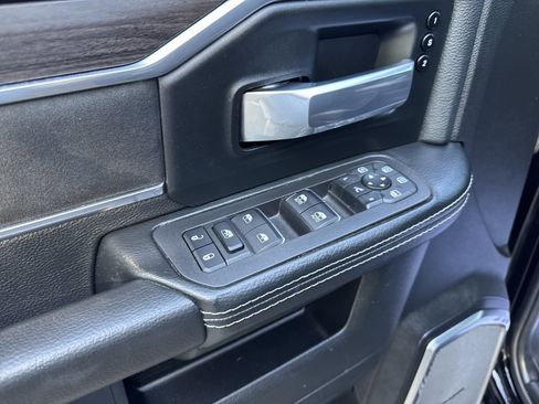 Used 2025 RAM 3500 Laramie AWD/4WD image 24