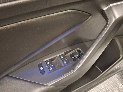 Used 2019 Volkswagen Jetta GLI image 14